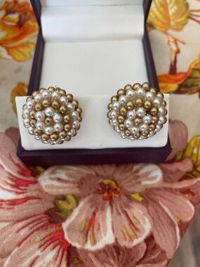 Pearl Vintage Gold Cluster Clip One Button Earrings - Gold and White